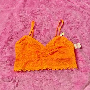 VICTORIAS SECRET PINK LACIE BRALETTE